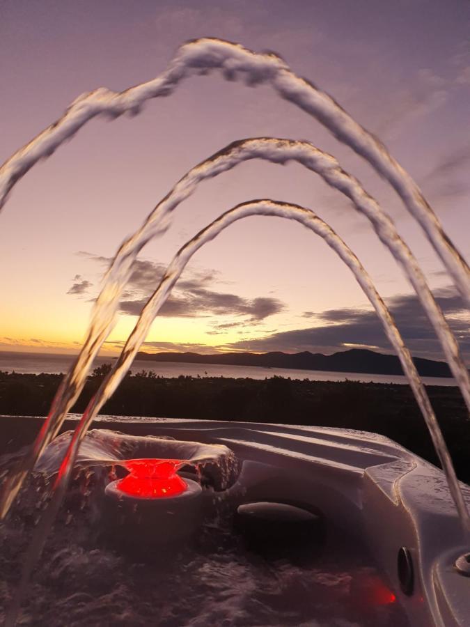 White House Bed & Breakfast Paraparaumu Bagian luar foto