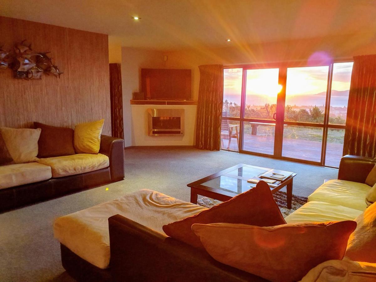 White House Bed & Breakfast Paraparaumu Bagian luar foto